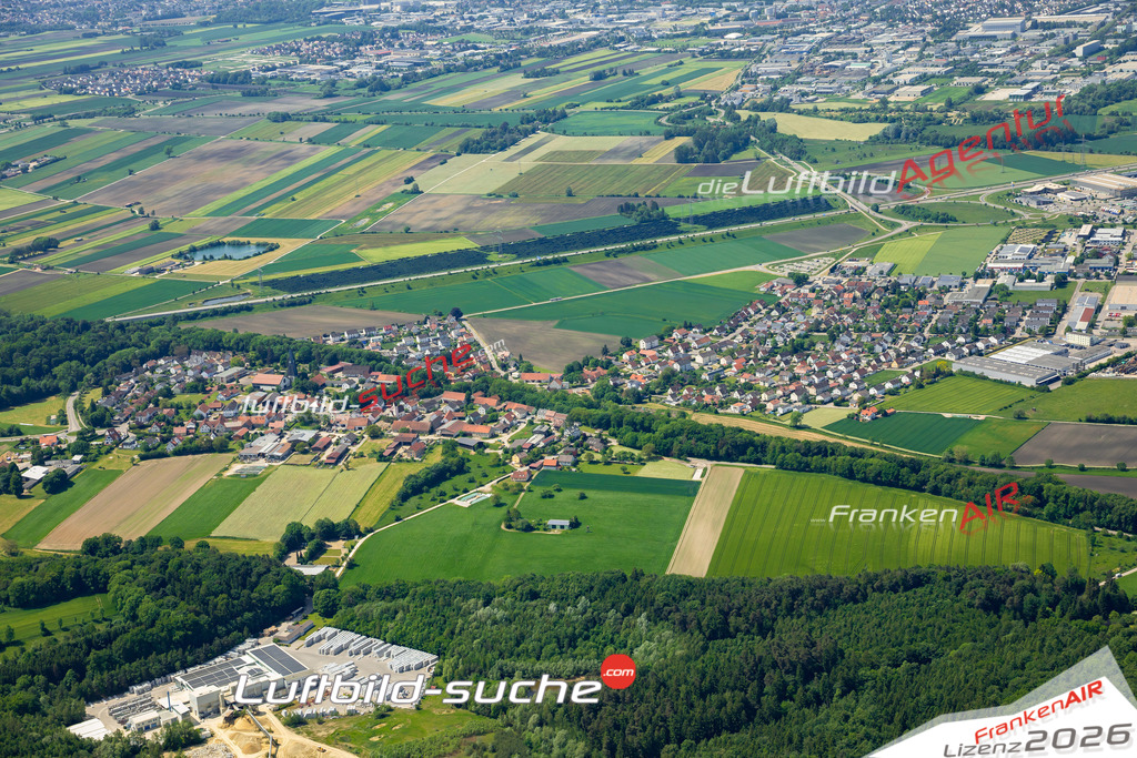 Das Luftbild zeigt Derching Friedberg - Die Luftaufnahme wurde 2023 vom UL-Flugzeug aus erstellt ( keine Drohne ) - Hochauflösende Luftaufnahme - Für grossformatige Ausdrucke geeignet. Die Geschenkidee !Mit Lizenz und Bildrechte bestellbar