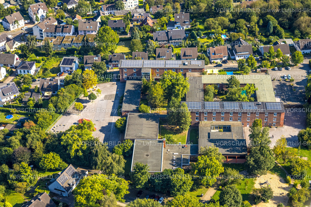 Hattingen240810606 | Luftbild, Grundschule GGS Oberwinzerfeld mit Schulhof, Baak, Hattingen, Ruhrgebiet, Nordrhein-Westfalen, Deutschland