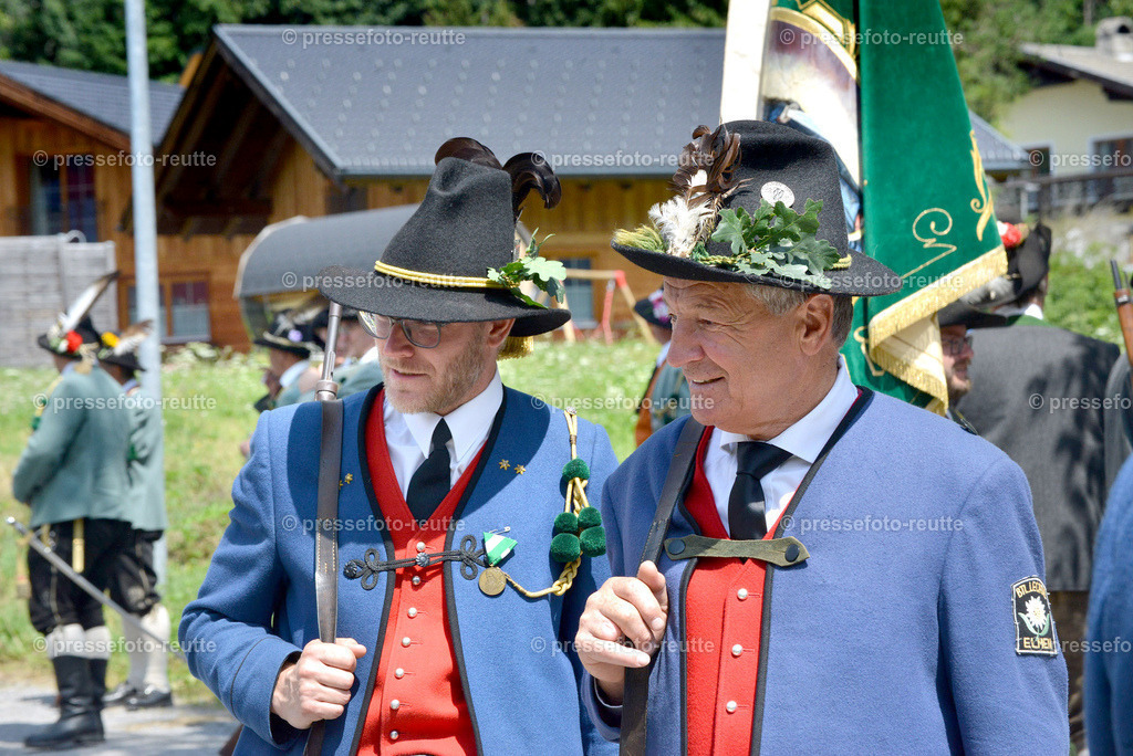 VORABIMPRESSION-news-2022-Juli24-Bezirksschuetzenfest-Elbigenalp-D8-WTV_3673 | Info aus dem Bezirk Reutte/Ausserfern Tirol sowie eine umfangreiche Bilddatenbank über die gesamte Region: Lechtal, Talkessel Reutte, Tannheimertal, Zwischentoren. Lech, Plansee, Zugspitze, Grenztunnel, B179, Fernpassstraße, Verkehr, Lawinen, Tradition, - Realisiert mit Pictrs.com