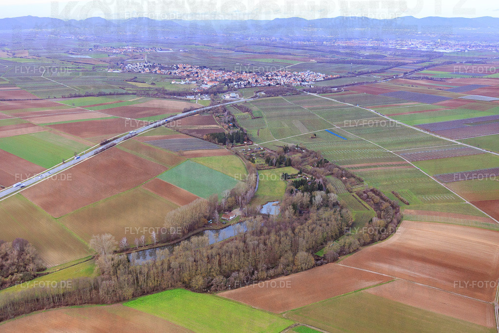 Fischteich des ASV Klares Wasser Inshein am Quodbach https://asv-insheim.de/ | Luftbild: Fischteich des ASV Klares Wasser Inshein am Quodbach https://asv-insheim.de/ in Insheim im Bundesland Rheinland-Pfalz in Deutschland. Foto: IMG_085658.jpg vom 08.01.2016 durch Werner Riehm/FLY-FOTO.de - Realisiert mit Pictrs.com