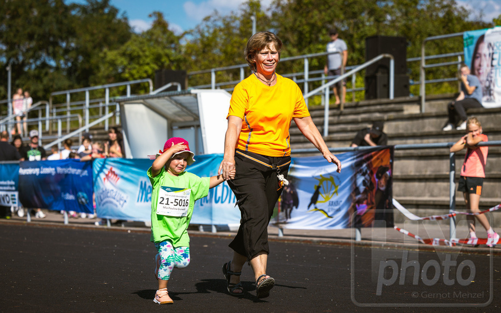 16. Hoywoj-CityLauf im Sportforum Hoyerswerda - 16.09.2023 | 555m VVO-Mini-Flitzer-Lauf - Realisiert mit Pictrs.com