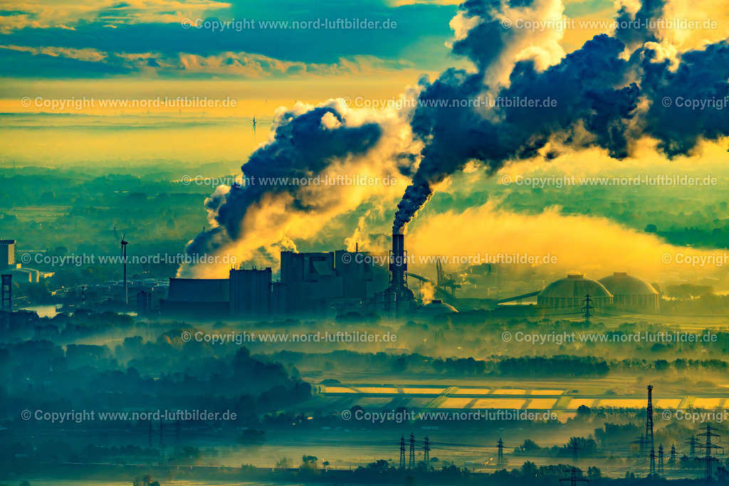 Hamburg_Moorburg_Kohle_Kraftwerk_ELS_1536291019 | HAMBURG 29.10.2019 Kraftwerksanlagen und Abgas- Türme des Heizkraftwerkes Vattenfall Tiefstack in Hamburg Moorburg, Deutschland. // Power plants and exhaust towers of thermal power station Vattenfall Tiefstack in Hamburg Moorburg, Germany. Foto: Martin Elsen