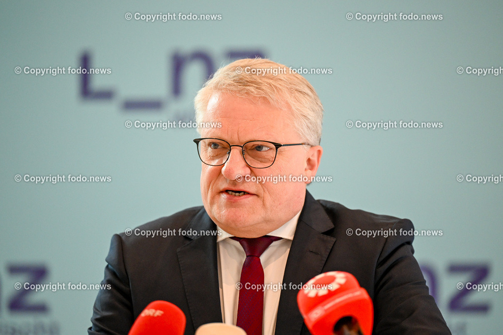 Pressekonferenz LIVA Aufsichtsratssitzung_ 15.04.2024-10 | 15.03.2024, Altes Rathaus Linz, AUT, Pressekonferenz LIVA Aufsichtsratssitzung, im Bild Klaus Luger (SP, Bgm. der Stadt Linz)