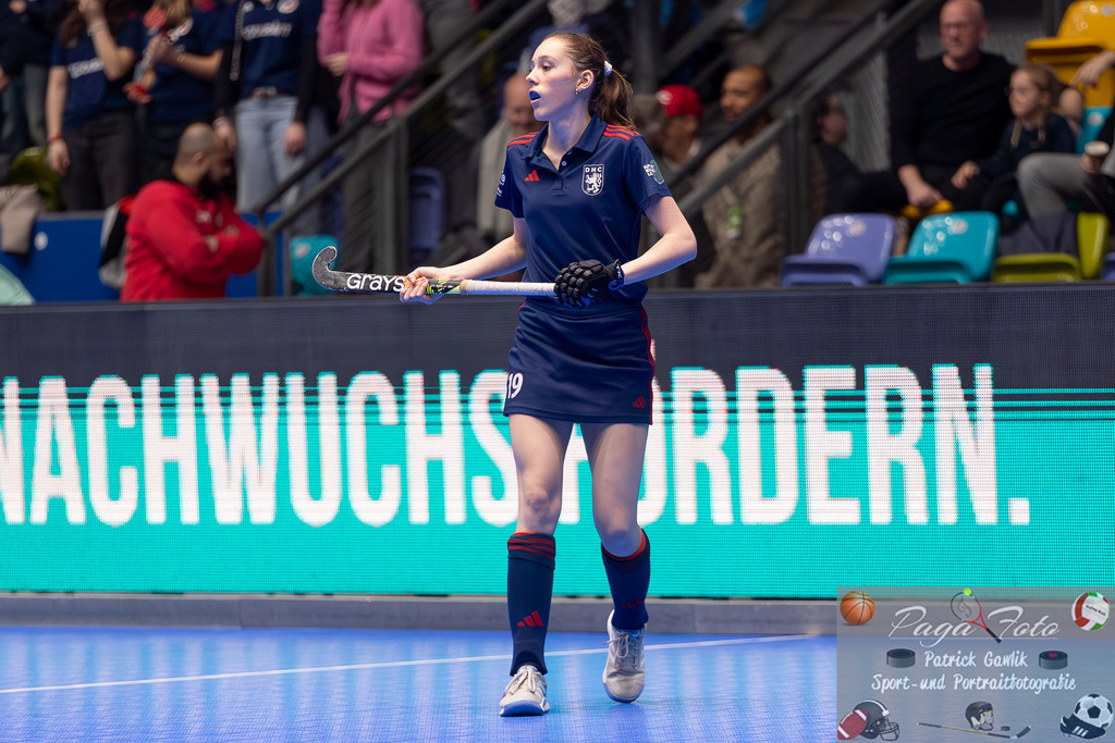 Volvo E.R.B. Final 4 Halbfinale Frauen: Mannheimer HC - Düsseldorfer HC, 25.01.2025 | Emma Becker (Düsseldorfer HC #19), Freisteller, Portrait, Porträt, Mannheimer HC - Düsseldorfer HC, Frankfurt, Süwag Arena, 25.1.2025 - Realisiert mit Pictrs.com