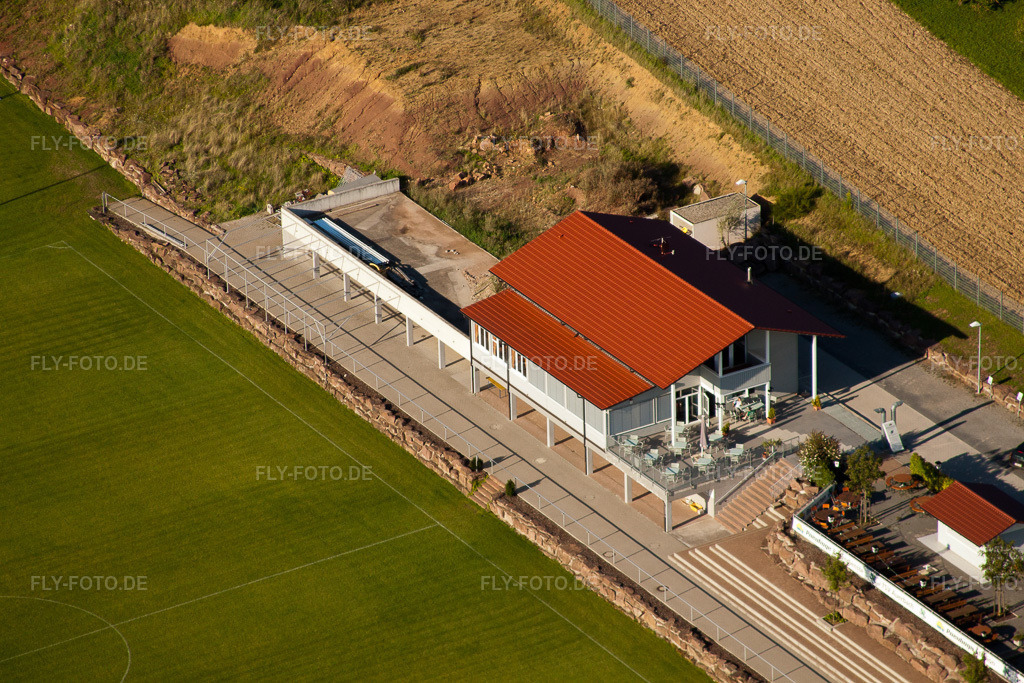 Luftbild: Auerbach, Pneuhage Stadion im Ortsteil Auerbach in Karlsbad im Bundesland Baden-Württemberg in Deutschland. Foto: IMG_32408.jpg vom 21.08.2010 durch Werner Riehm/FLY-FOTO.de