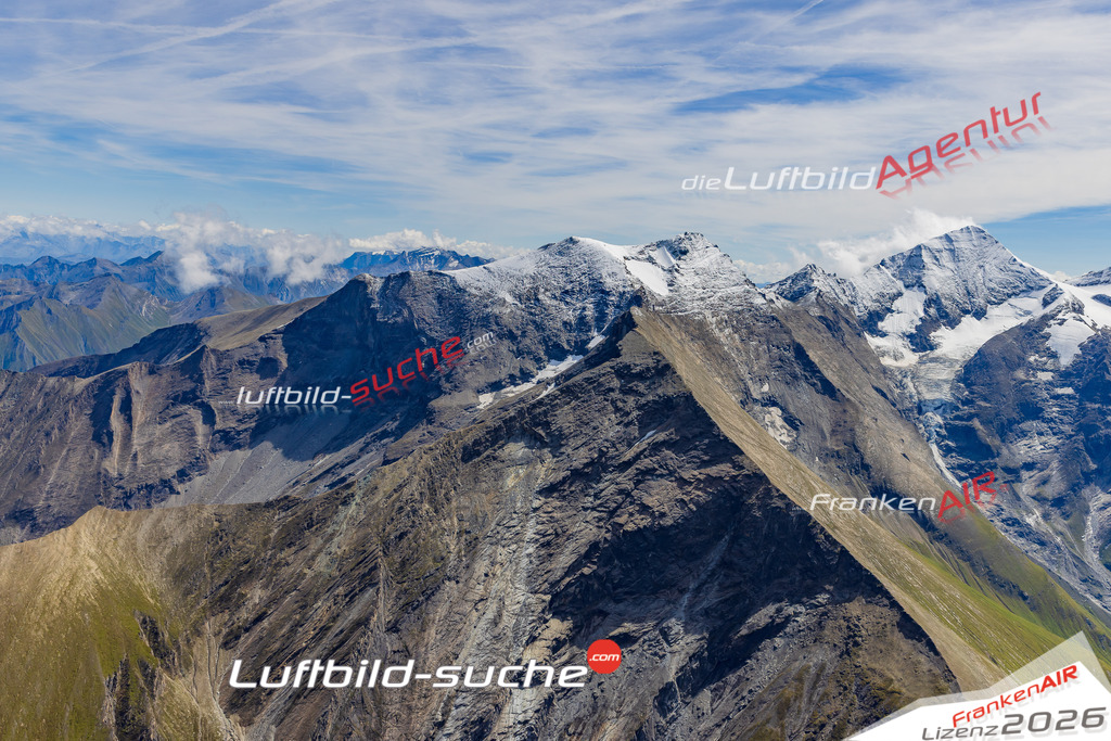 Klassische Luftaufnahme ohne Drohne zeigt:Wiesbachhorn bei Kaprun - Die Luftbildaufnahme wurde 2025 vom UL-Flugzeug heraus erstellt ( keine Drohne ) - Hochauflösende Luftaufnahme -Nicht vergleichbar mit Google Maps oder Satelittenbilder- Die Geschenkidee !Mit Lizenz und Bildrechte bestellbar