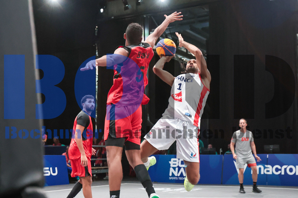 SES_TTG3X320250718-1728 | bond - Realisiert mit Pictrs.com