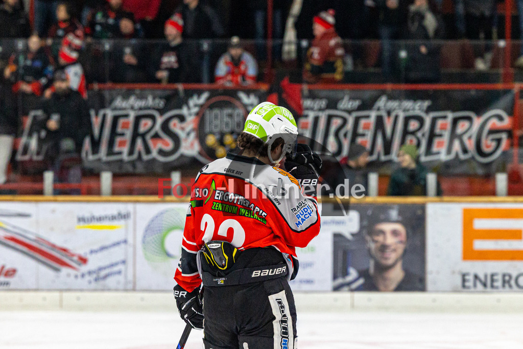 TSV Peißenberg Miners vs ERV Schweinfurt | Eishockey Bayernliga 2023/2024, TSV Peißenberg Miners vs ERV Schweinfurt, 20240114,
Läuft nicht gut,
2024-01-14 in Peißenberg (Eisstadion)
22 Sinan ONDÖRTOGLU (Miners 22)
Copyright: WolfgangxLindner foto-lindner.de