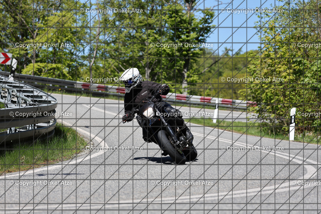 IMG_9489 | Fotograf am Kyffhäuser. Onkel Atze. Kyffhäuser Rennstrecke. Café36. Motorsportfotografie. - Realisiert mit Pictrs.com