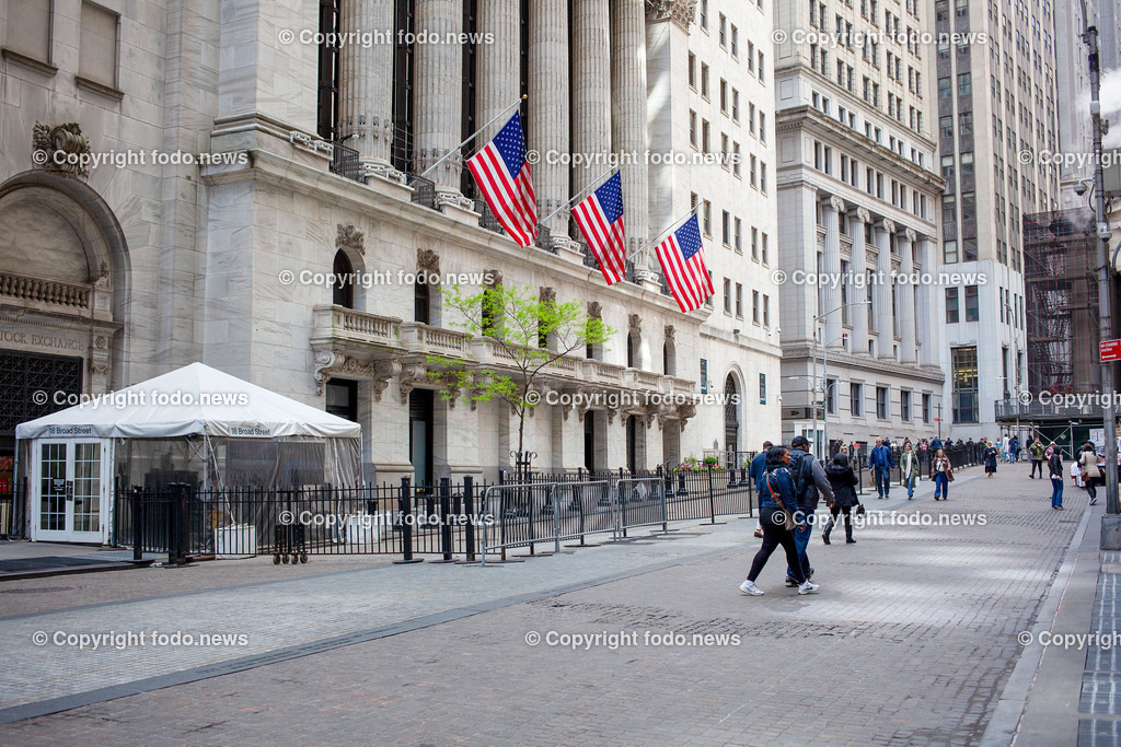 Vereinigte Staaten von Amerika_ USA_ New York City_ NYC_ 20.05.2024-56 | 20.05.2024, Vereinigte Staaten von Amerika, USA, New York City, NYC im Bild diverse Stadtansichten New York City, Wolkenkratzer, Essen, U-Bahn, Menschen, Stadion, Baseball, Yankees, Mets, Manhatten, East River, Trump, Macy, Verkehr, AutosNew York City ist eine Weltstadt an der Ostkueste der Vereinigten Staaten. Sie liegt im Bundesstaat New York und ist mit rund 8,8 Millionen Einwohnern die bevoelkerungsreichste Stadt des Landes.Quelle: Wikipedia