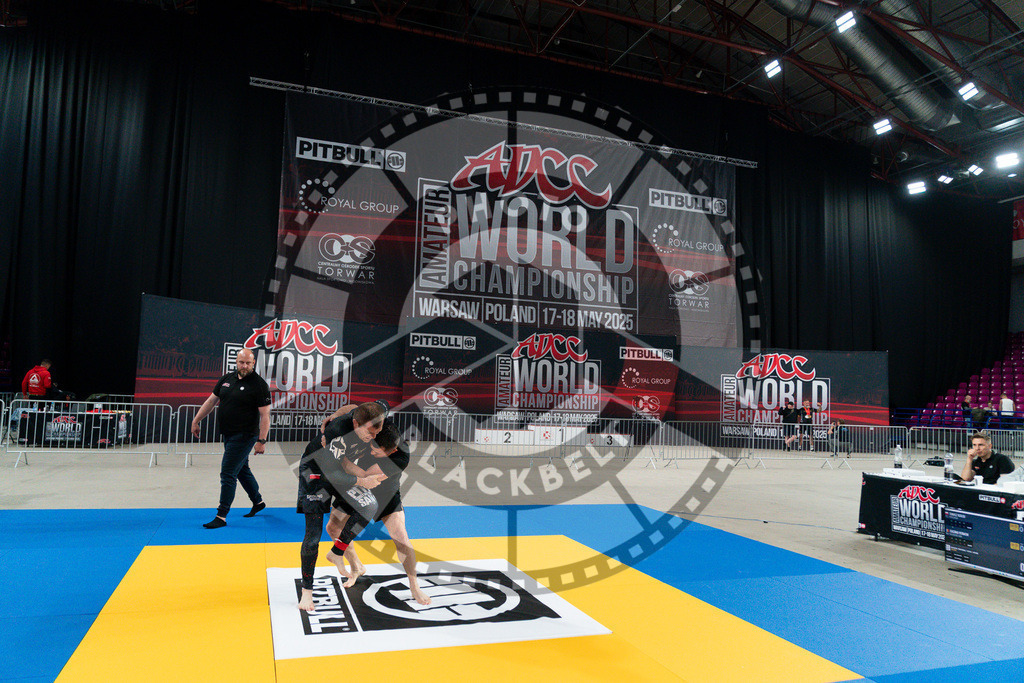 20250517PBB4600 | Athletes compete during the first day of the ADCC Amateur World Championship on May 15, 2025 in Warsaw, Poland. © Chiara Dazi / photoblackbelt