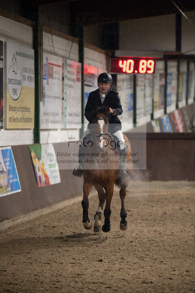 Hallenreittunier Voxtrup 2023 | Entdecke hochwertige Reitturnierfotos von Foto Oger. Professionell, emotional und authentisch – jetzt Lieblingsmomente im Shop bestellen.Deutschlandweite Turnierfotografie. - Realisiert mit Pictrs.com