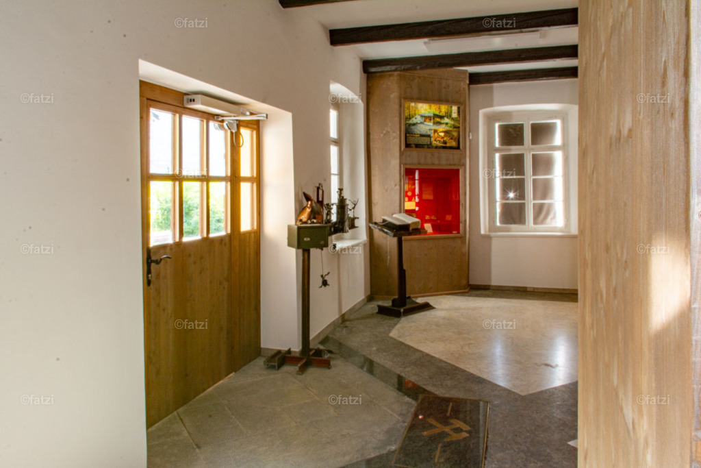 Bergbau-Museum Innen _fatzi_20230908-155440 | Fatzi Bilder-Archiv! 
Die Bilder sind für private Nutzung lizenzfrei. Die kommerzielle Nutzung ist möglich und erwünscht, jedoch bitte ich um vorherige Kontaktaufnahme per E-Mail (info@fatzi.at) oder unter +43 650 7828269 - Realisiert mit Pictrs.com