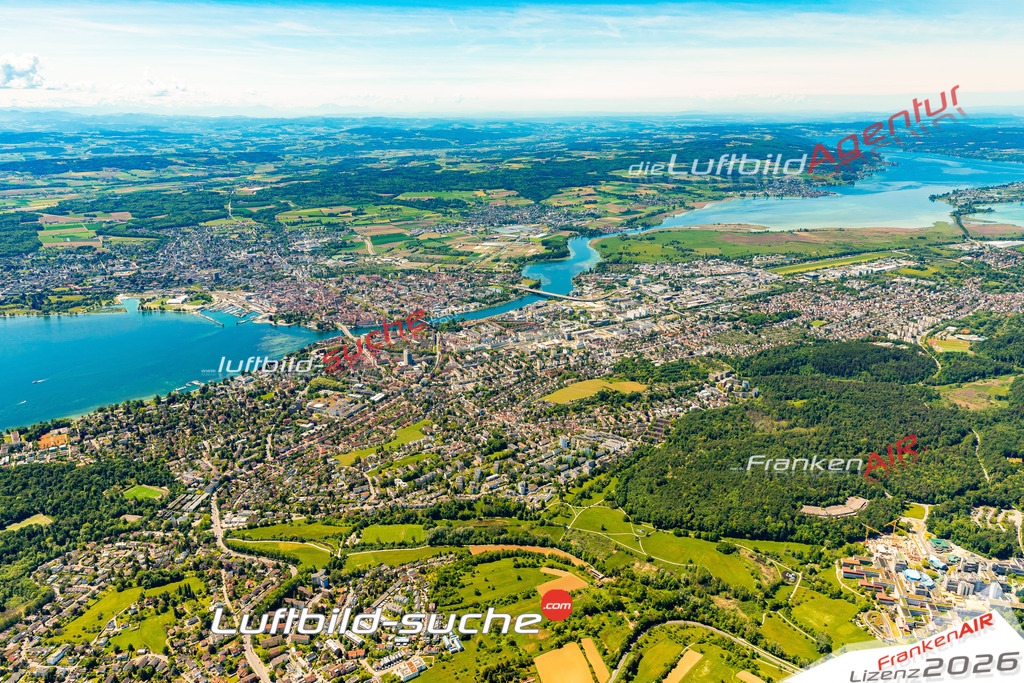 Das Luftbild zeigt :  Konstanz - Die Luftaufnahme wurde 2024 vom UL-Flugzeug aus erstellt ( keine Drohne ) - Hochauflösende Luftaufnahme - Für grossformatige Ausdrucke geeignet. Die Geschenkidee !Mit Lizenz und Bildrechte bestellbar