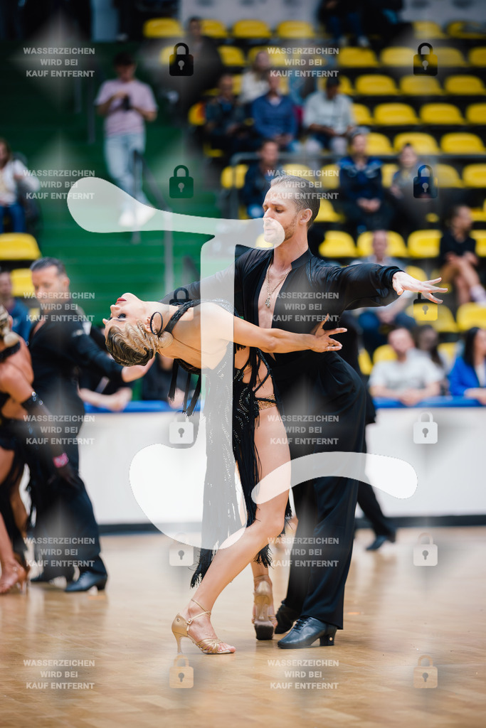 Hessen Tanzt WDSF International Open Latin 4th (83) Vitalii Zakharov _ Tabea Louisa Thaler (TC Blau-Orange Wiesbaden)-2025-05-18-4457 | Webshop for digital downloads and prints of dance sport, event & show photographer Julian Link - Realisiert mit Pictrs.com