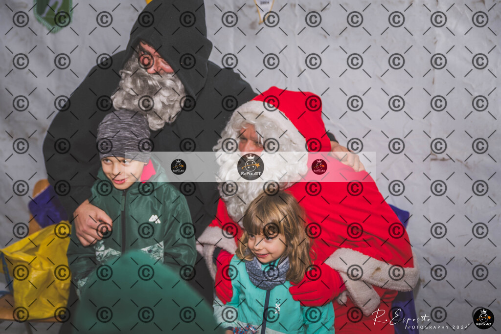 20241206_FCR-Weihnachtsmann_052 | Sport und Naturfotografie von Roberto Esposito zeigt echte Momente Bewegung und die Schönheit der Natur. Ausdrucksstarke Bilder schaffen Emotionen.