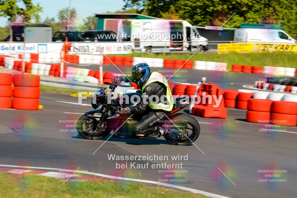 Moto-TeamOBK-21141 | Hier findet Ihr Bilder von Touristenfahrten auf der Nürburgring Nordschleife oder von anderen Veranstaltungen die ich besucht habe. Viel Spass beim Durch Schauen 