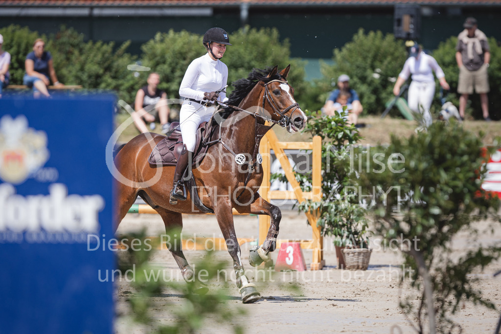 220612_LüPfSpTa_Punkte-L-515 | Lützower Pferdesporttage
Punktespringprüfung Kl.L mit Joker geschlossen
12.06.2022