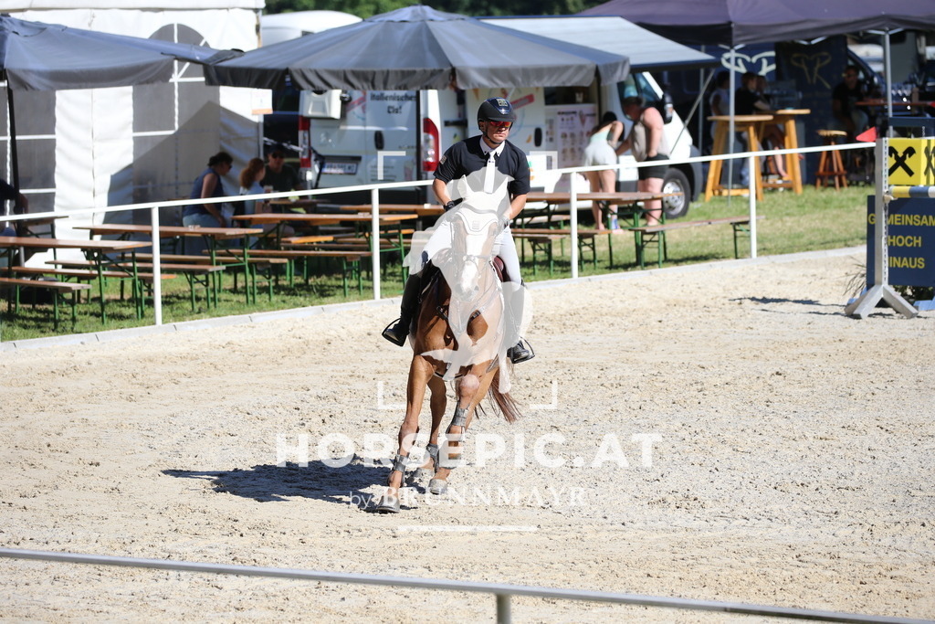 DL2Q4533 | Willkommen bei Brunnmayr - Design & Fotografie – Ihrem Spezialisten für Reitturniere und Pferdeveranstaltungen in Oberösterreich, Salzburg und Bayern! Seit über 17 Jahren sind wir leidenschaftlich dabei.