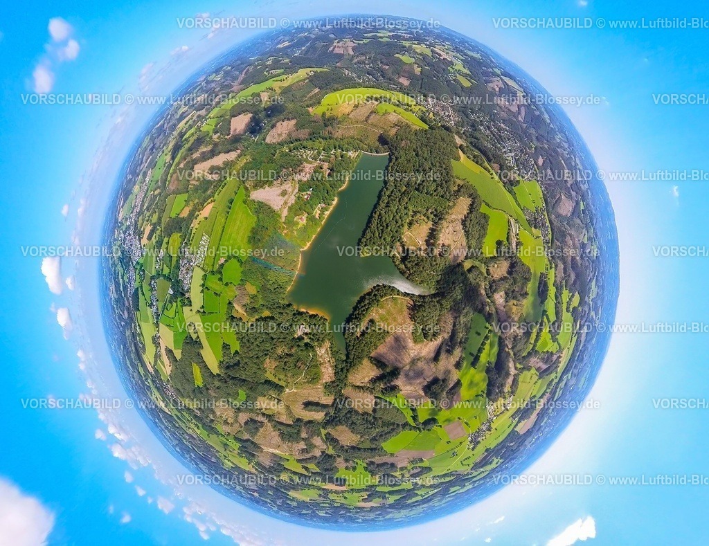 Breckerfeld230890035 Gloertalsperre | Luftbild, Glörtalsperre in Hügellandschaft, Waldgebiet mit Waldschäden, Erdkugel, Fisheye Aufnahme, Fischaugen Aufnahme, 360 Grad Aufnahme, tiny world, Loh, Breckerfeld, Ruhrgebiet, Nordrhein-Westfalen, Deutschland