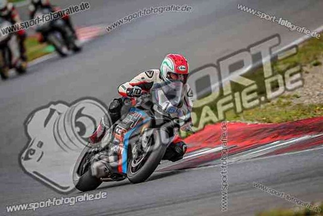 pubi1620 | Professionelle Fotos von Sportveranstaltungen, aber auch Hochzeiten und anderen Events. - Realisiert mit Pictrs.com