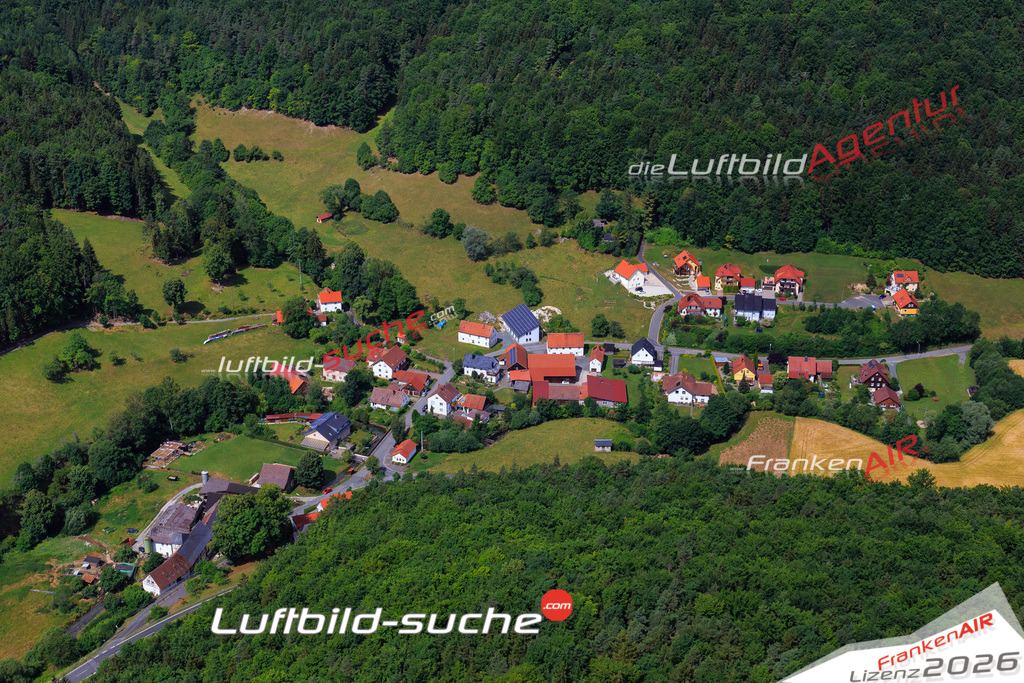 Die Luftaufnahme der Stadt Weismain wurde vom UL-Flugzeug heraus erstellt ( keine Drohne )- hohe Auflösung für beste Qualität