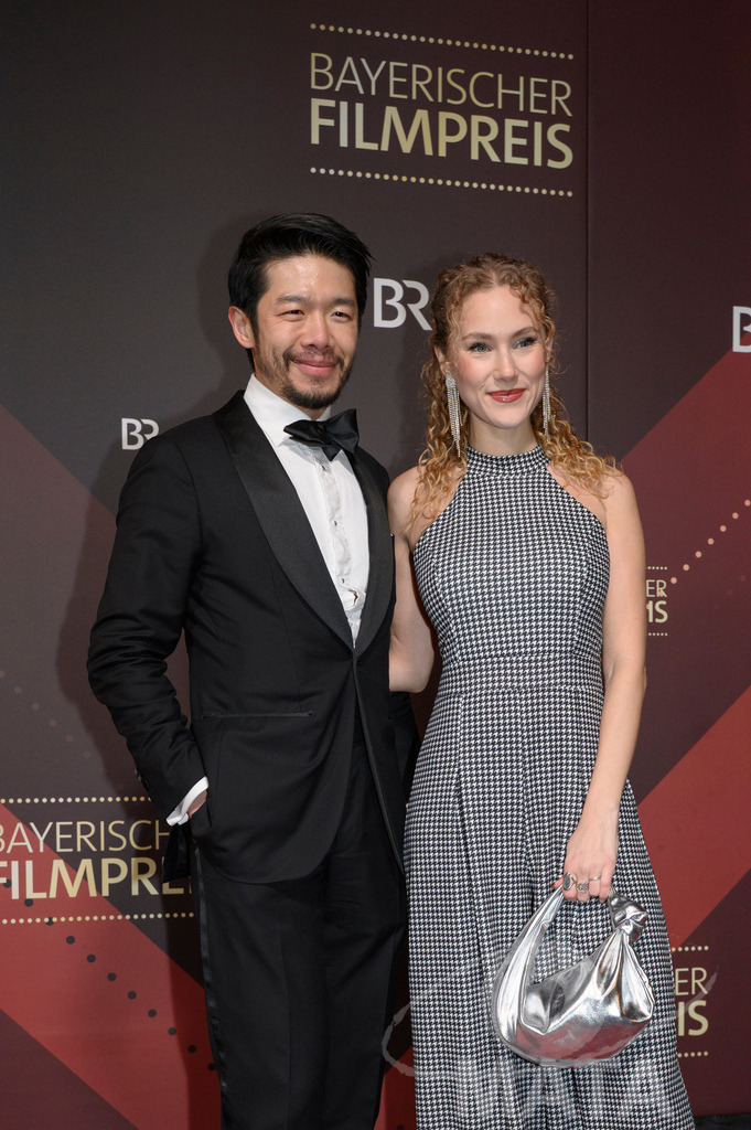 _DWI4915 | Yung Ngo und Pauline Angert bei der Verleihung des 47. Bayerischen Filmpreises 2026  im Prinzregententheater. München, Deutschland. Der Bayerische Filmpreis wird seit 1979 von der Bayerischen Staatsregierung verliehen, um die Bedeutung des Kinofilms als Kulturgut herauszustellen - Realisiert mit Pictrs.com