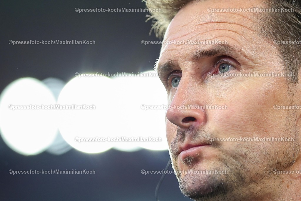 F9503102501008 | 03.10.2025, Fußball, Fortuna Düsseldorf - 1.FC Nürnberg, 2. Fußball Bundesliga, Merkur Spiel-Arena, Saison 2025 2026: Cheftrainer Miroslav Klose (1FC Nuernberg #hc)  DFB regulations prohibit any use of photographs as image sequences and or quasi-video.