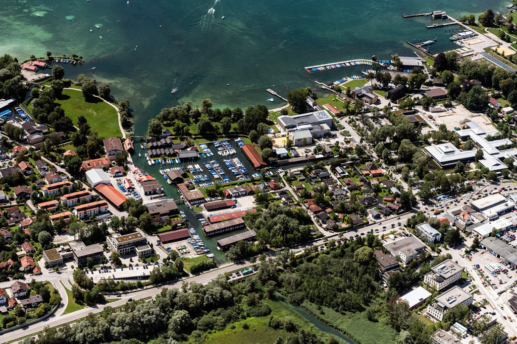 dr__0031644.jpg | STARNBERG 09.08.2019 Uferbereiche am Seegebiet des in Starnberg im Bundesland Bayern, Deutschland. // Riparian areas on the lake area of in Starnberg in the state Bavaria, Germany. Foto: Daniel Reiter