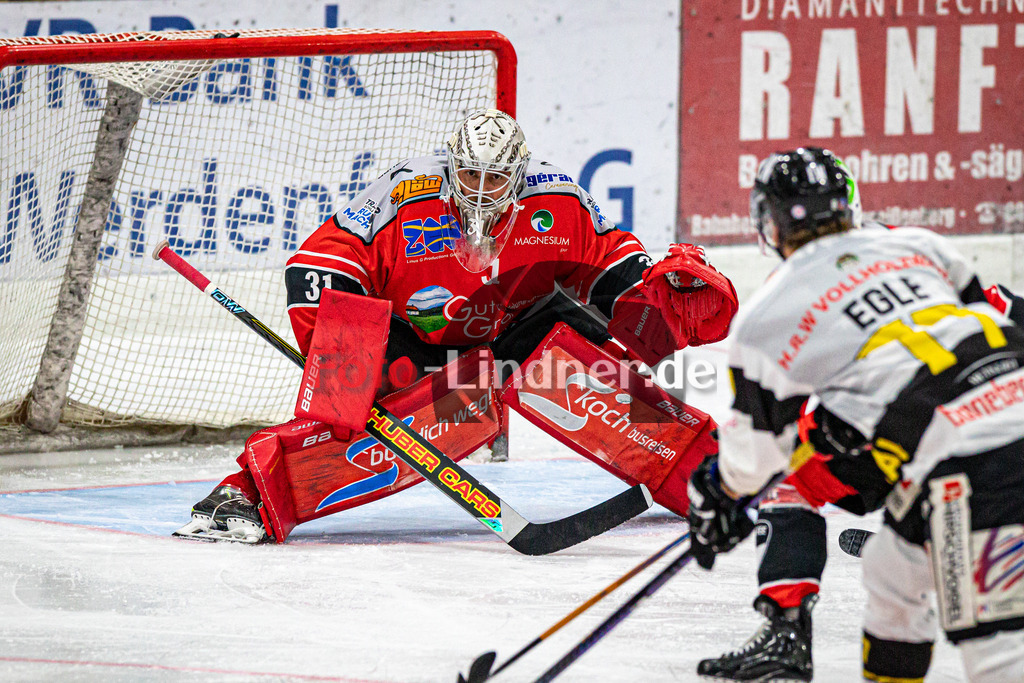 TSV Peißenberg MINERS gegen EA Schongau | Eishockey Bayernliga Herren Vorrunde 2024/25, TSV Peißenberg MINERS gegen EA Schongau, 20241031,Korbinian SERTL (MINERS Goali 31) in Aktion,2024-10-31 in Peißenberg (Eisstadion Peißenberg)Korbinian SERTL (MINERS Goali 31)Copyright: WolfgangxLindner foto-lindner.de
