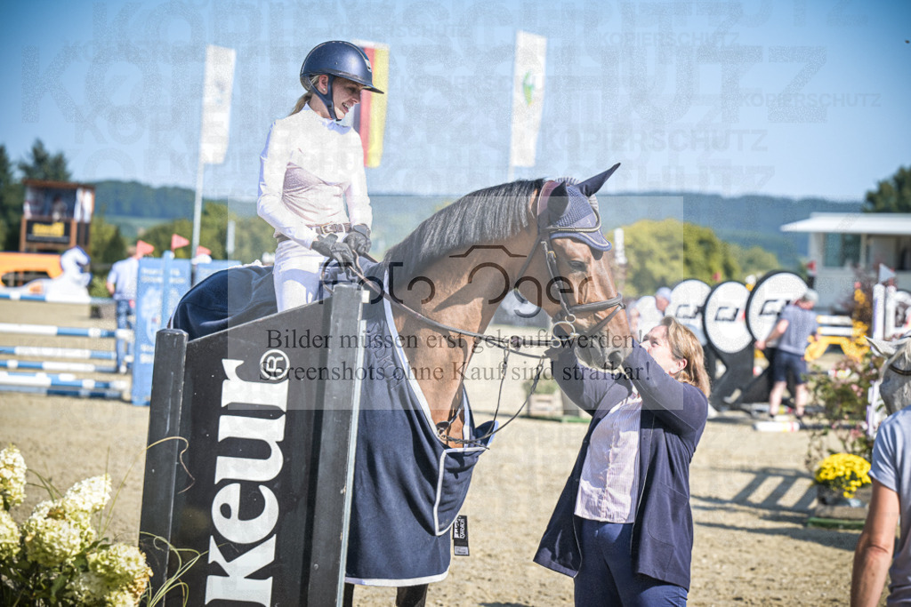 DOS_0041 | Entdecke hochwertige Reitturnierfotos von Foto Oger. Professionell, emotional und authentisch – jetzt Lieblingsmomente im Shop bestellen.Deutschlandweite Turnierfotografie. - Realisiert mit Pictrs.com