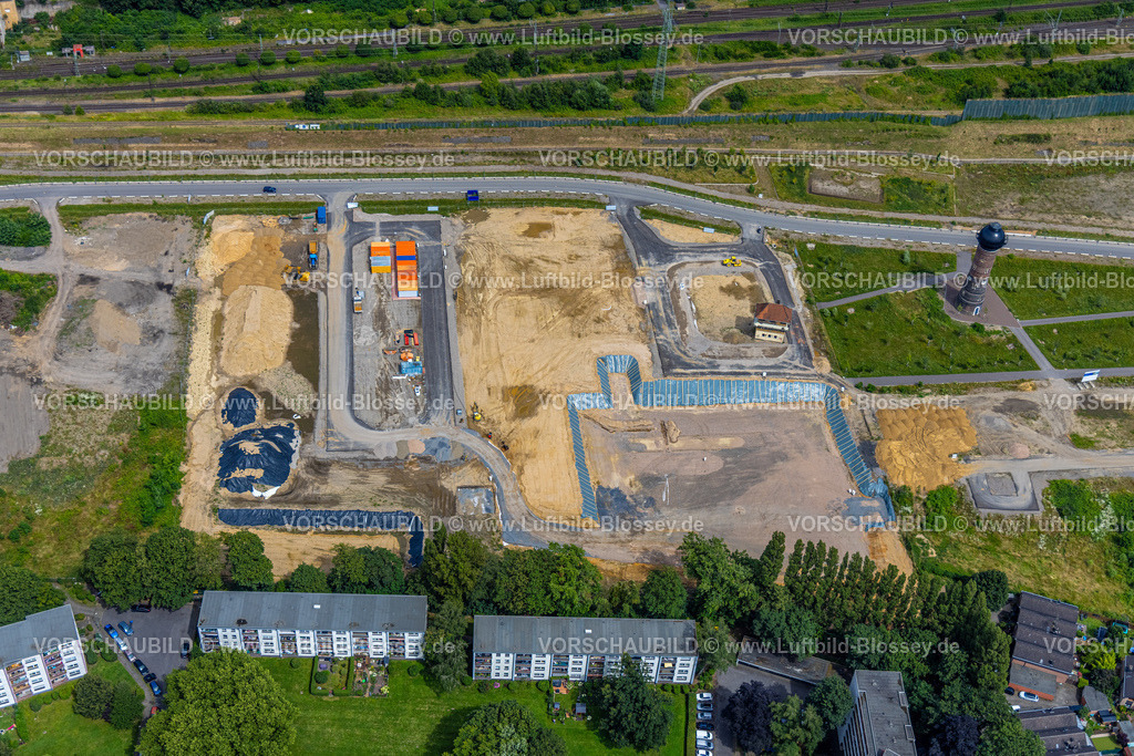 Duisburg240703695-Sued | Luftbild, Duisburg-Süd, geplantes Duisburger Wohnquartier am ehemaligen Rangierbahnhof Wedau, Wasserturm und altes Wärterhaus am Jim-Knopf-Platz, Wedau, Duisburg, Ruhrgebiet, Nordrhein-Westfalen, Deutschland