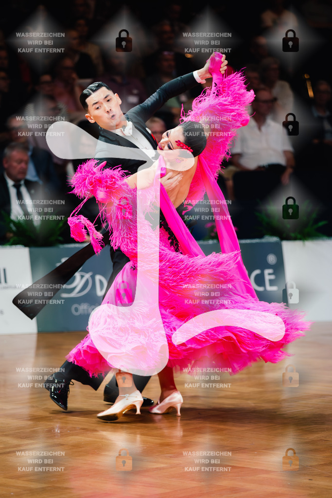 GOC 2025 - WDSF PD Super Grand Prix Standard 15th (1) Xiao Wang _ Yixin Wang (China)-2025-08-21-1552 | Webshop for digital downloads and prints of dance sport, event & show photographer Julian Link - Realisiert mit Pictrs.com