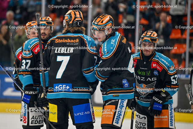 AUT, ICE, Black Wings Linz (AUT) vs Asiago Hockey (ITA) | 01.10.2024, Eishalle Linz, AUT, ICE Eishockey Liga, Black Wings Linz (AUT) vs Asiago Hockey (ITA), im Bild rejoiceing Players of Steinbach Black Wings Linz celebrate the Goal // ICE win2day Hockey League Match between Black Wings Linz (AUT) vs Asiago Hockey (ITA) in Linz, Austria on 2024/10/01