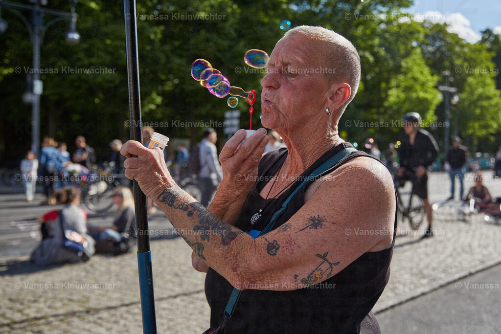 250511_AFDVerbot_BTor_04 | Vanessa Kleinwächter - Realisiert mit Pictrs.com