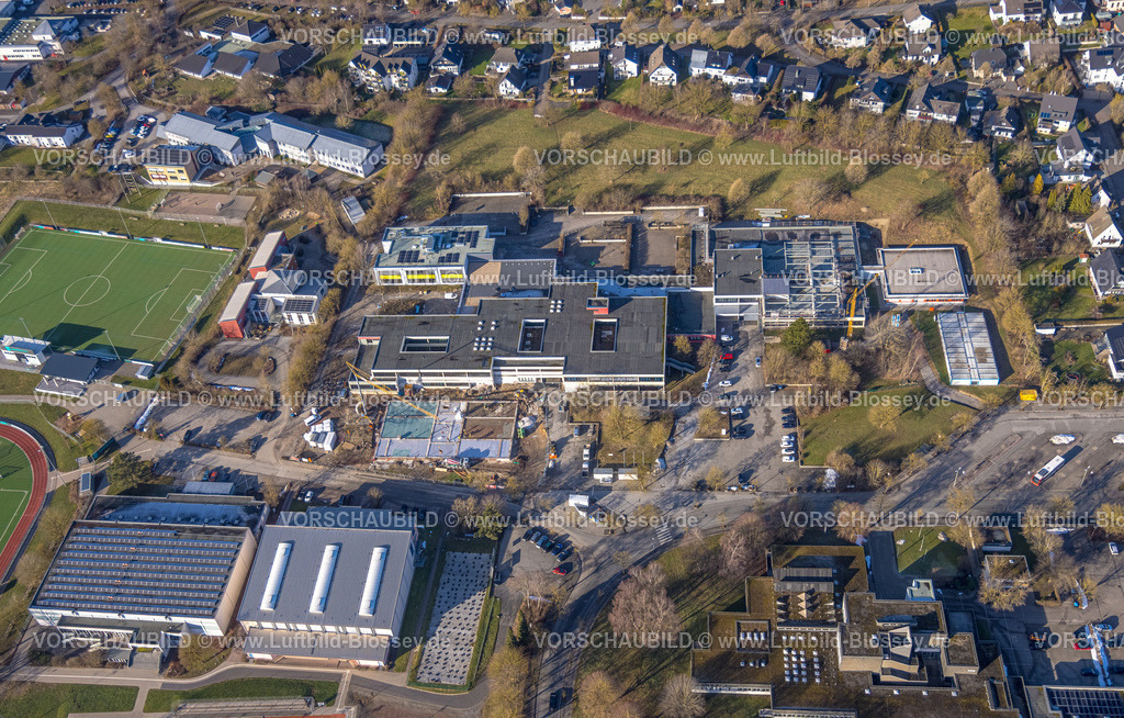 Brilon260104545 | Luftbild, Baustelle am Gymnasium Petrinum Brilon, Heinrich-Lübke-Schule Teilstandort, Georg-Friedrich-Daumer-Schule HSK Förderschule, oben Roman-Herzog-Schule, Brilon, Sauerland, Nordrhein-Westfalen, Deutschland