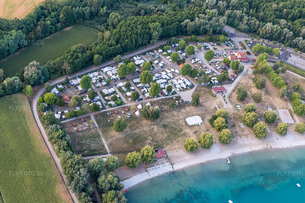Vue aérienne: Camping Municipal des Mouettes à Lauterbourg dans le département Bas Rhin, France. Photo: IMG_134044.jpg prise le 21/08/2022 par Werner Riehm/FLY-FOTO.euRésolution de l'original: 5472 x 3648 pxWWW.CAMPING-LAUTERBOURG.FR