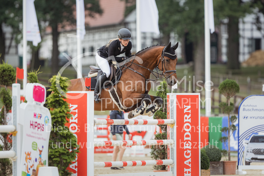 220731_BHO_BT_M1-Spr-123 | Deine schönsten Turniermomente als professionelle Fotos! Entdecke hochwertige Pferdesport-Fotografie im Online-Shop. Jetzt Fotos finden & bestellen!