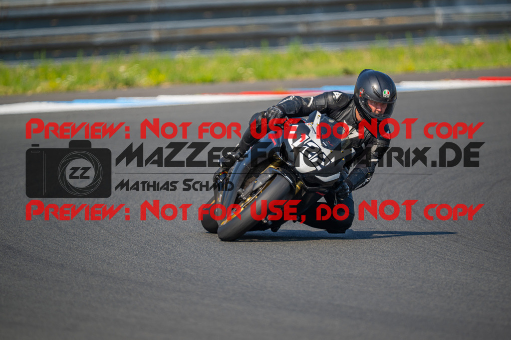 MaZZes-Fotomatrix-20260805-522013 | OPEN