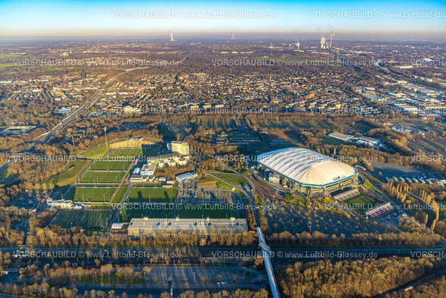 Gelsenkirchen230202302 | Luftbild, Veltins-Arena Bundesligastadion des FC Schalke 04 mit geschlossenem Dach und ausgefahrenem Spielfeld Rasen, Erle, Gelsenkirchen, Ruhrgebiet, Nordrhein-Westfalen, Deutschland