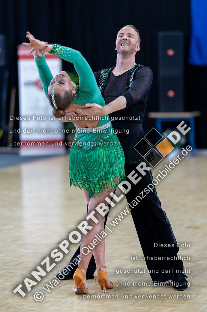 20230423-00782 | Hier finden Sie Tanz Bilder vom Latein und Standard Formationen tanzen. Sportbilder vom Tanzsport. Schöne Fotos und von Weltmeisterschaft, Europameisterschaft, Bundesliga, Regionalliga, Oberliga und Landesliga sowie von GOC Stuttgart, DanceComp, WM Bremen