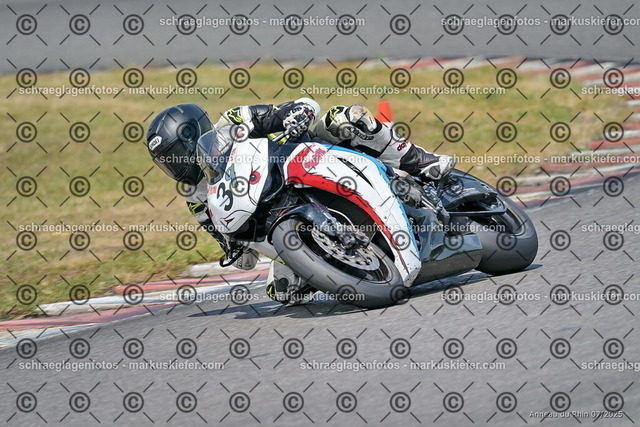 25bt04-1661 | markuskiefer.com - Realisiert mit Pictrs.com