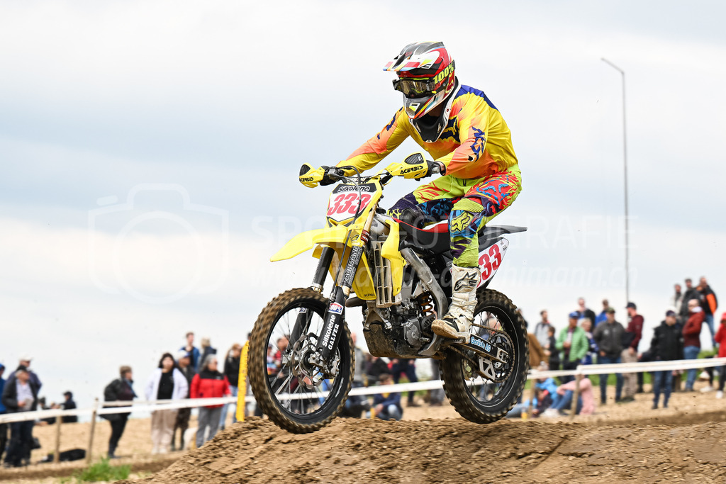 Motocross Schlatt bei Winterthur - 30. April 2023 | #333 Stoessel Karl aus Baech (CH) auf Suzuki in der Kategorie Senioren am Motocross Schlatt bei Winterthur, 30. April 2023. 
Instagram: @mx_schlatt | @mc_wila | @sam_schweiz
Bild: Sportfotografie Markus Aeschimann | www.markus-aeschimann.ch - Realisiert mit Pictrs.com
