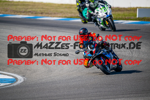 MaZZes_FotoMatrix_230410_4716 | ROT