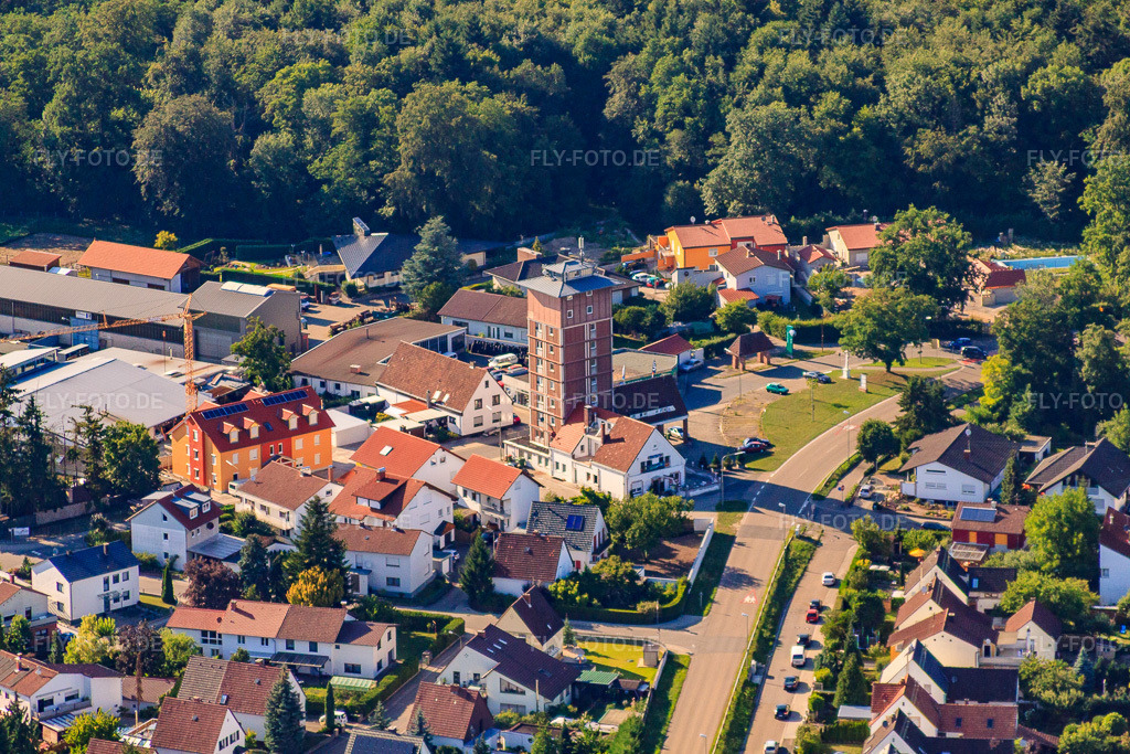 Luftbild: Maximilianstraße mit Ludovici Hochhaus in Jockgrim im Bundesland Rheinland-Pfalz in Deutschland. Foto: IMG_42477.jpg vom 27.06.2011 durch Werner Riehm/FLY-FOTO.de