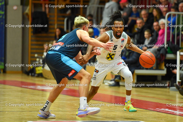 AUT, BSL, Flyers Wels vs Vienna Timberwolves | 08.01.2023, Raiffeisen Arena Wels, AUT, BSL, Flyers Wels vs Vienna Timberwolves, im Bild Terell Glenn Allen (Flyers) vs Elias Wlasak (Timberwolves)


// BSL, Basketball Super League Match between Flyers Wels and Vienna Timberwolves, Austria on 2023/01/08