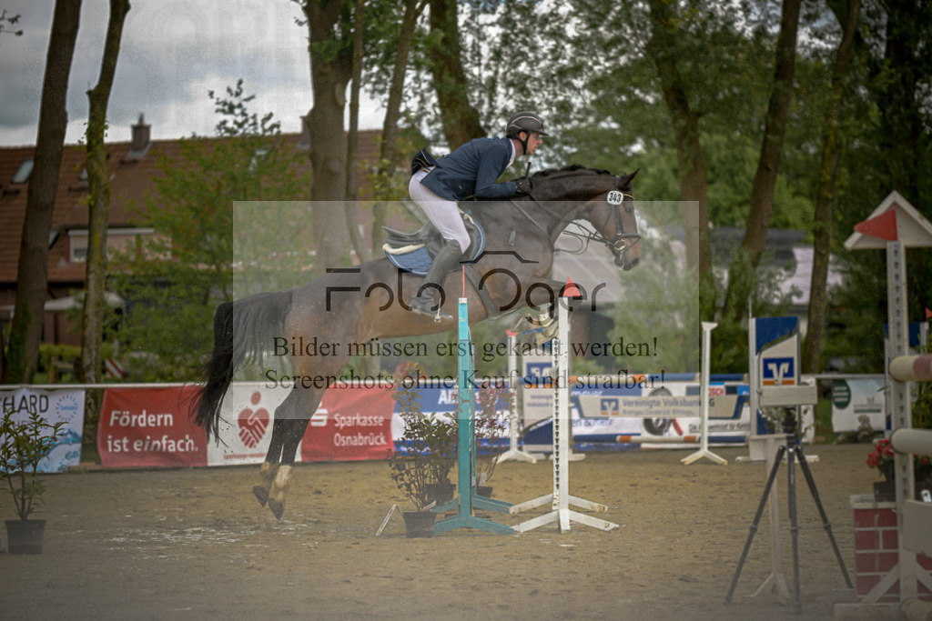 20240505-DOS_9033 | Entdecke hochwertige Reitturnierfotos von Foto Oger. Professionell, emotional und authentisch – jetzt Lieblingsmomente im Shop bestellen.Deutschlandweite Turnierfotografie. - Realisiert mit Pictrs.com