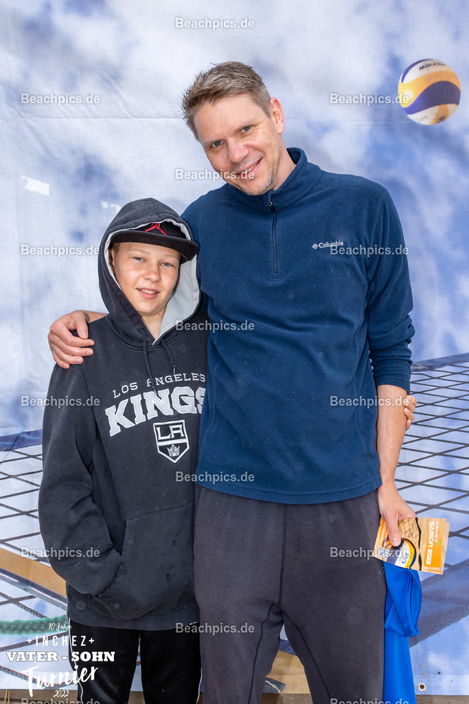 2022-00063125-Vater-Sohn-Turnier-Teamfotos-2 | 26.05.2022; Berlin Foto: Gerold Rebsch - www.beachpics.de