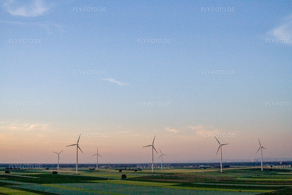 Luftbild: Windenergieanlagen ( WEA ) - Windräder- auf einem Feld Herxheimweyher in Herxheimweyher im Bundesland Rheinland-Pfalz in Deutschland. Foto: IMG_2956.jpg vom 23.06.2006 durch Werner Riehm/FLY-FOTO.de