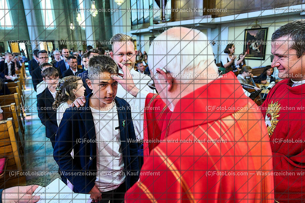 ALP2433_Pfarrfirmung Wieselburg_Sakrament der Firmung | (C)FotoLois.com, Alois Spandl, Pfarrfirmung in Wieselburg mit Firmspender Eduard Gruber (ehemaliger Generalvikar der Diözese St. Pölten), Sa 3. Juni 2023.